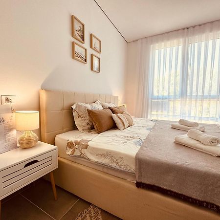 M&E Premium Apartments - San Pietro ดูร์เรส ภายนอก รูปภาพ